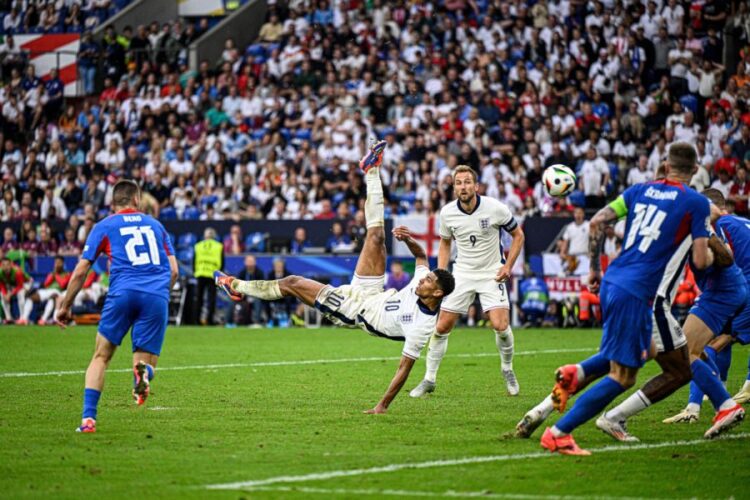 Jude Bellingham (10) égalise contre la Slovaquie