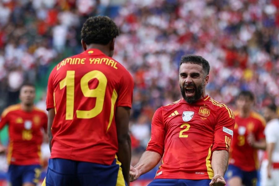 Lamine Yamal et Dani Carvajal (2)