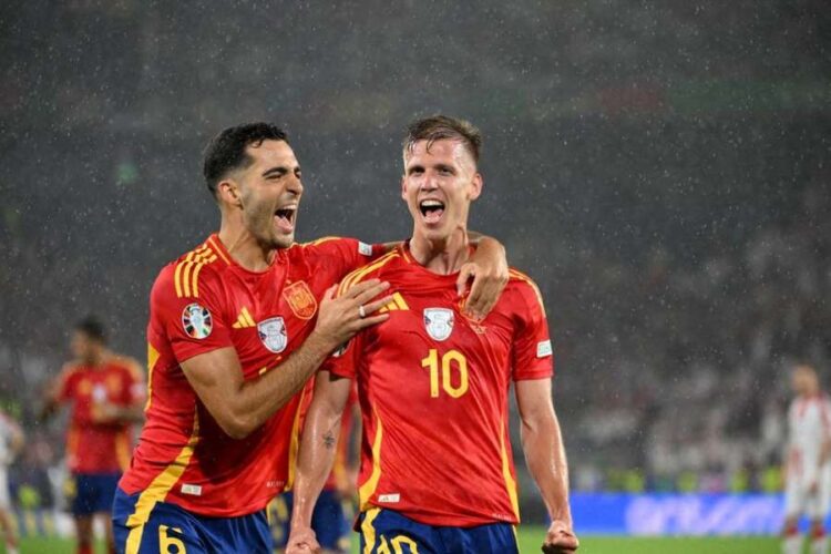 Mikel Merino et Dani Olmo (10)
