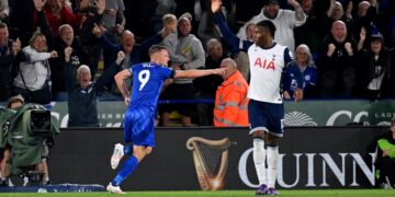 Jamie Vardy (à g.) face à Tottenham