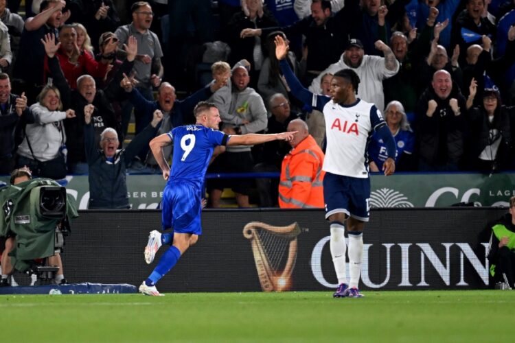Jamie Vardy (à g.) face à Tottenham