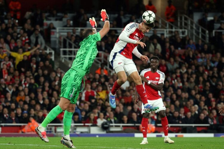 Kai Havertz trompe Gianluigi Donnarumma