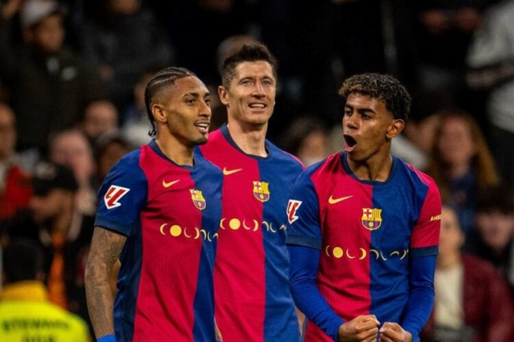 Raphinha, Robert Lewandowski et Lamine Yamal (de gauche à droite)