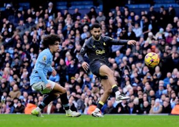 Iliman Ndiaye (à d.)